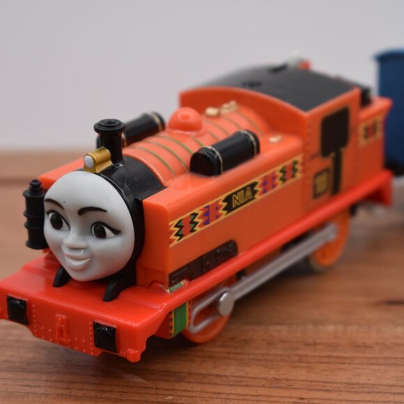 NIA 18 - 2013 Gullane Thomas & Friends TrackMaster Engine Motorized Oran… - Picture 2 of 6